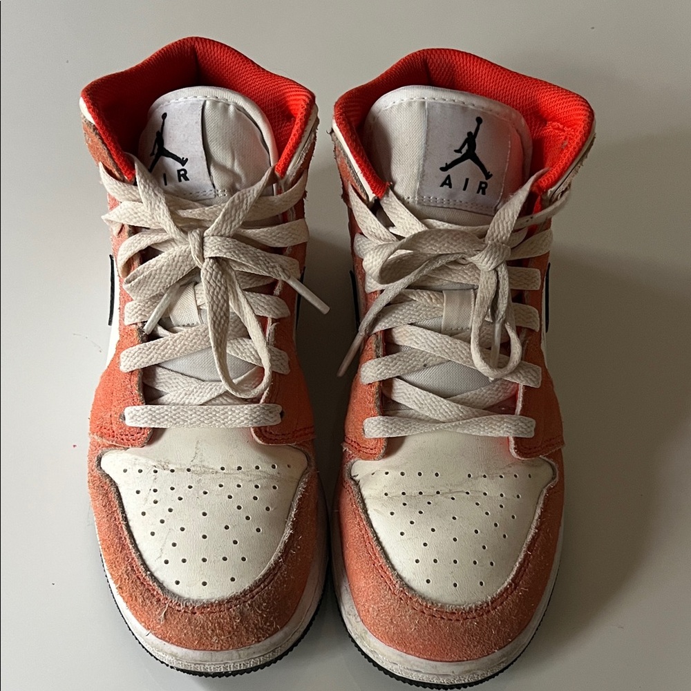 Nike air Jordan youth high top sneakers size 4.